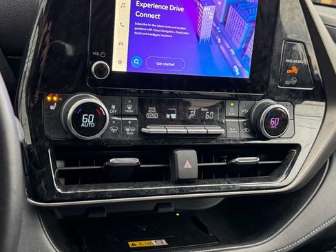 Used 2023 Toyota Highlander XLE image 32