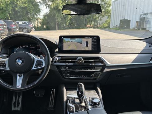 Used 2023 BMW M550i xDrive w/ Executive Package AWD/4WD image 30