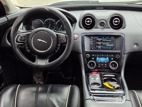 Used 2014 Jaguar XJ AWD image 25