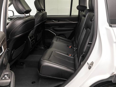 Used 2023 Jeep Grand Cherokee 4WD 4xe image 30