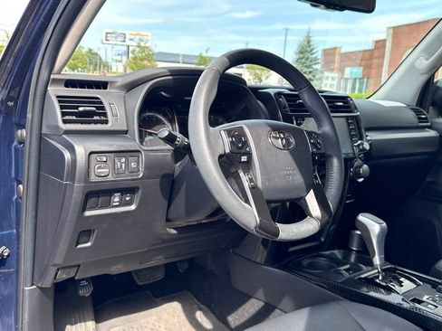 Used 2022 Toyota 4Runner TRD Off-Road Premium w/ TRD Black Wheel Package (TMS) AWD/4WD image 9