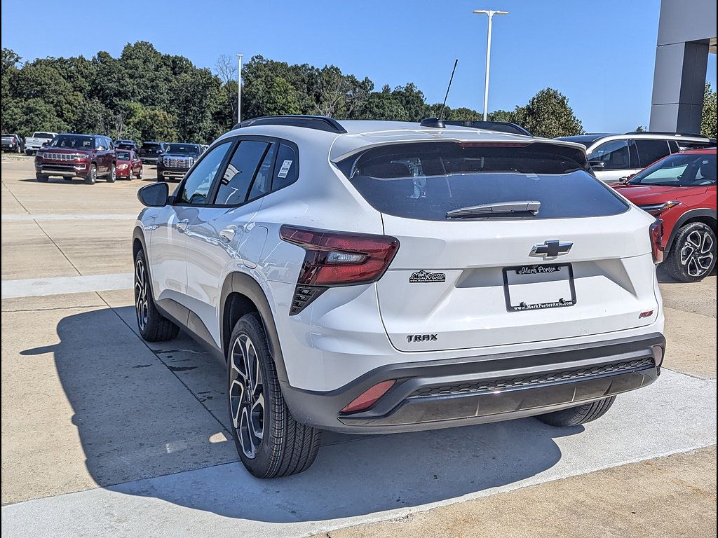 New 2026 Chevrolet Trax RS w/ Sunroof Package FWD image 8