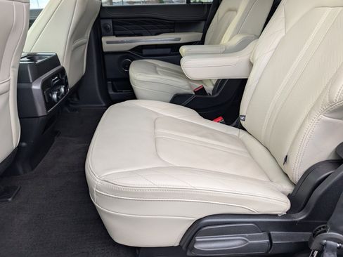 Used 2020 Ford Expedition Platinum image 8