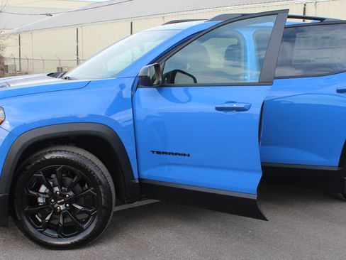 New 2025 GMC Terrain Elevation w/ Elevation Premium Package image 4