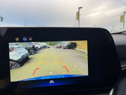 Used 2025 Chevrolet Equinox LT image 25