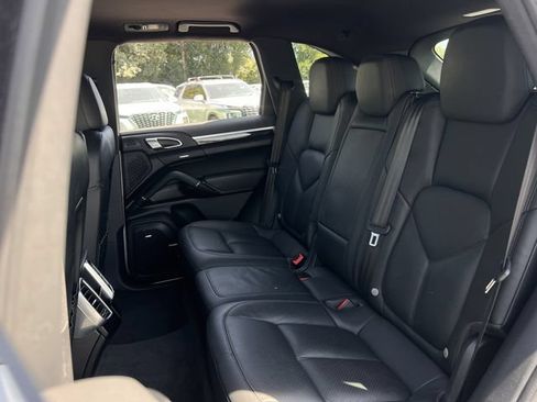 Used 2016 Porsche Cayenne AWD/4WD image 18