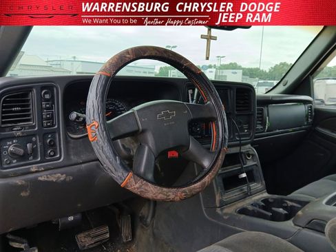 Used 2003 Chevrolet Silverado 1500 LS w/ Off-Road Package AWD/4WD image 14