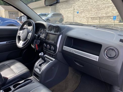 Used 2016 Jeep Compass High Altitude AWD/4WD image 18