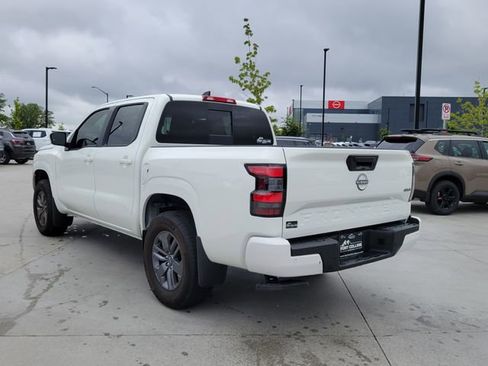 Used 2025 Nissan Frontier SV AWD/4WD image 3