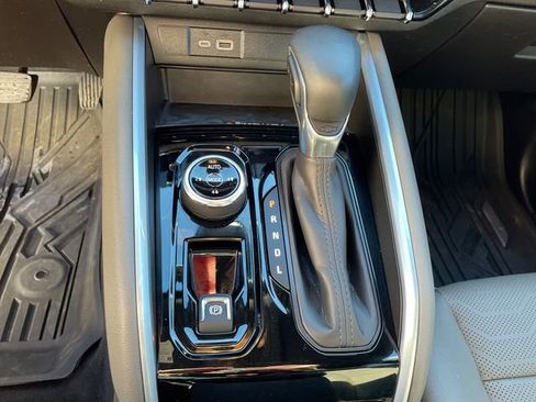 Used 2024 Chevrolet Colorado ZR2 w/ ZR2 Convenience Package III image 36