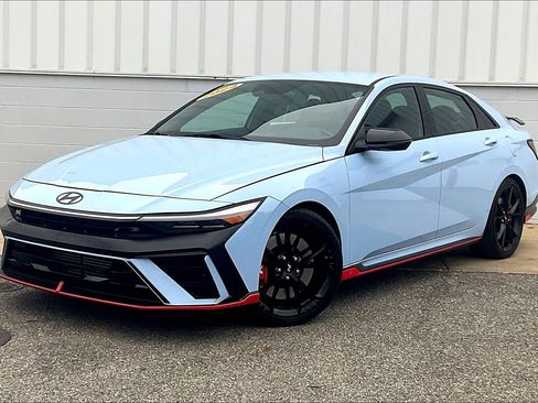 Used 2024 Hyundai Elantra N image 2