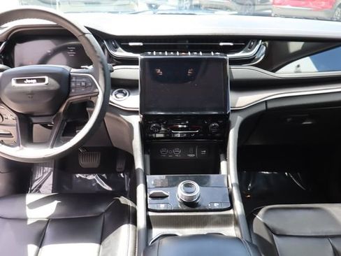 Used 2024 Jeep Grand Cherokee Limited 4xe AWD/4WD image 32