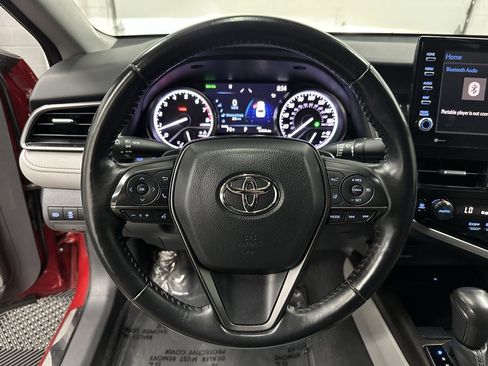 Used 2021 Toyota Camry SE w/ Cold Weather Package image 14