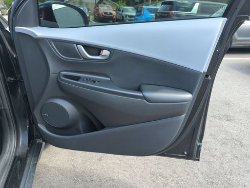 Used 2021 Hyundai Kona Limited w/ Cargo Package FWD image 34