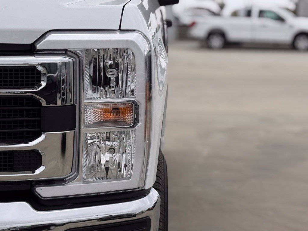New 2025 Ford F350 XL w/ XL Chrome Package AWD/4WD image 10