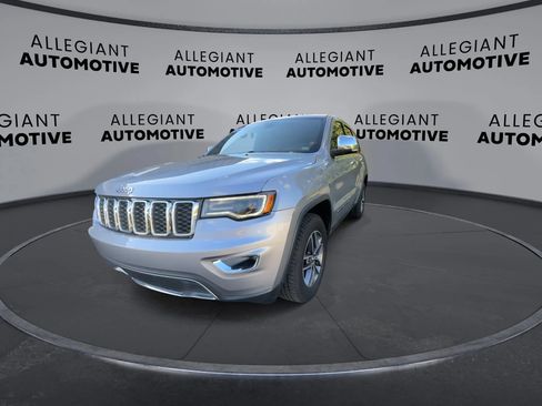 Used 2017 Jeep Grand Cherokee Limited w/ Luxury Group II AWD/4WD image 5