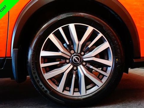 Certified 2024 Nissan Kicks SV image 90