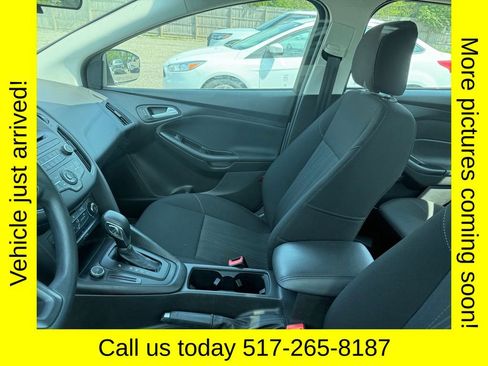 Used 2017 Ford Focus SE FWD image 5