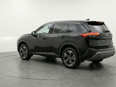 Used 2025 Nissan Rogue SV AWD/4WD image 6