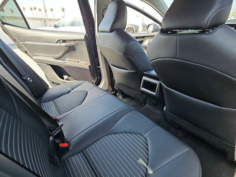 Used 2023 Toyota Camry SE image 11