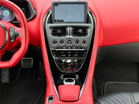 Used 2022 Aston Martin DB11 Coupe image 14