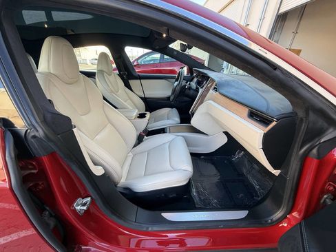 Used 2020 Tesla Model S Long Range Plus image 31