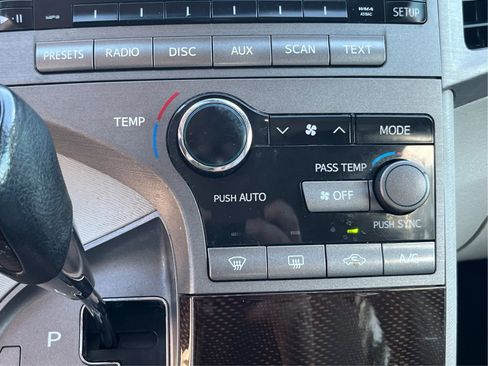 Used 2010 Toyota Venza image 29