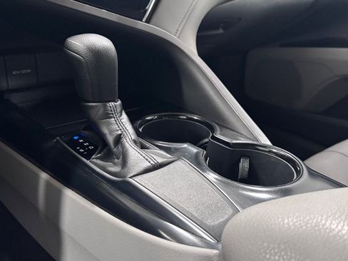 Used 2018 Toyota Camry LE FWD image 16