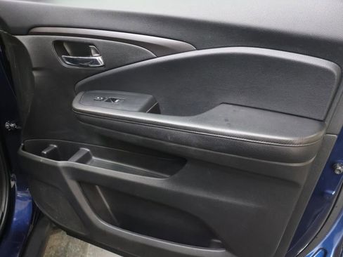 Used 2022 Honda Pilot Sport image 11