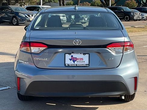 Used 2025 Toyota Corolla LE FWD image 5