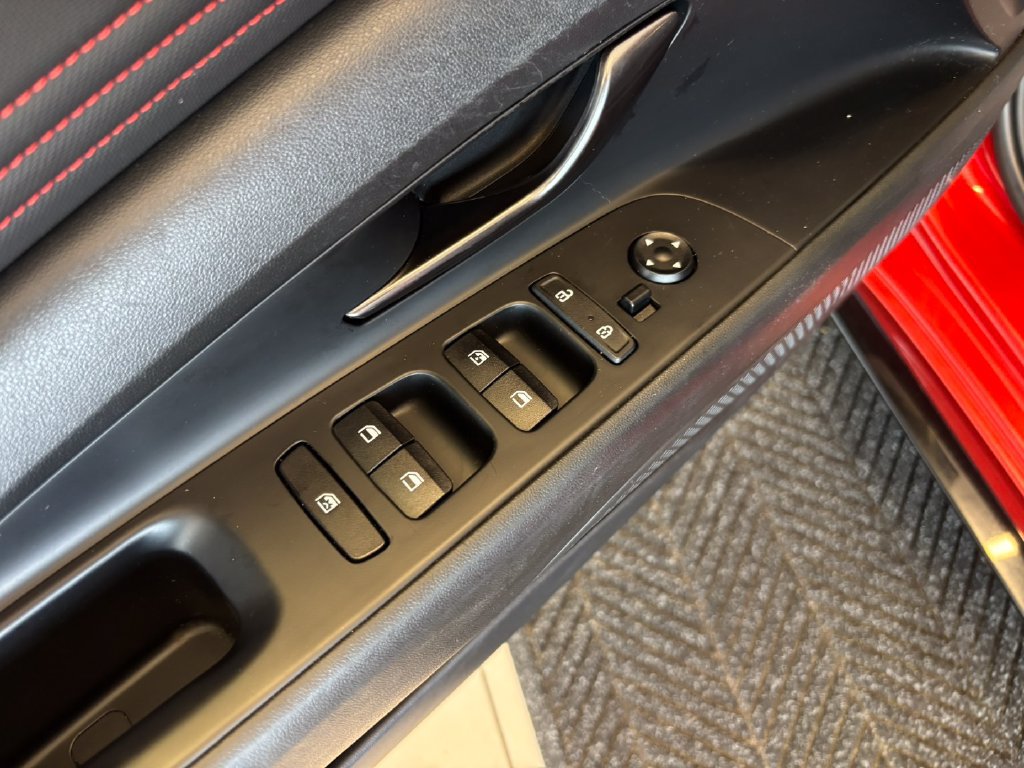 Used 2021 Hyundai Elantra N Line FWD image 15