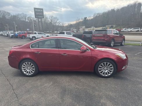 Used 2013 Buick Regal Premium image 2