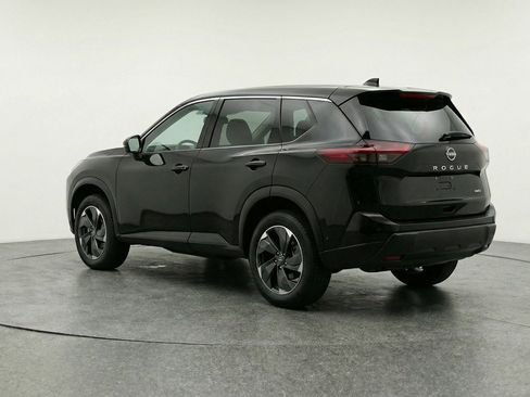 Used 2025 Nissan Rogue SV FWD image 6