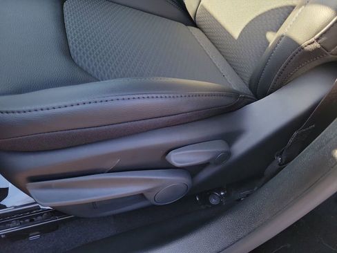 New 2026 Jeep Compass Latitude image 9