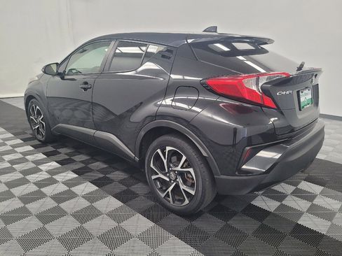 Used 2019 Toyota C-HR XLE FWD image 3