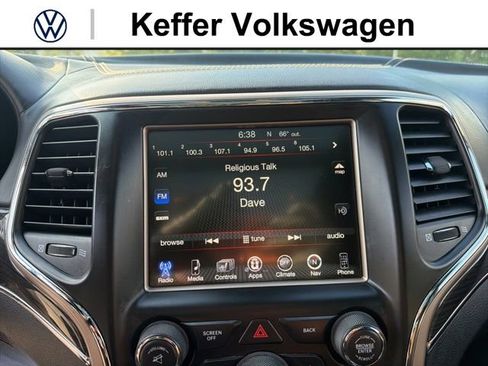 Used 2014 Jeep Grand Cherokee Overland w/ Advanced Technology Group AWD/4WD image 24