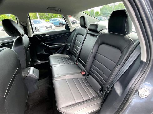 Used 2024 Volkswagen Jetta SE FWD image 24