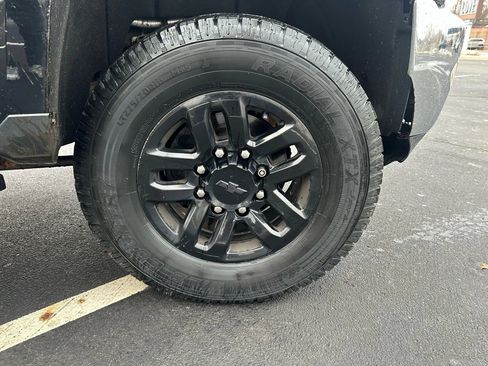 Used 2016 Chevrolet Silverado 2500 LT w/ Midnight Edition image 9