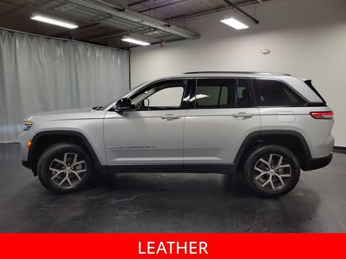 Used 2023 Jeep Grand Cherokee Limited AWD/4WD image 5