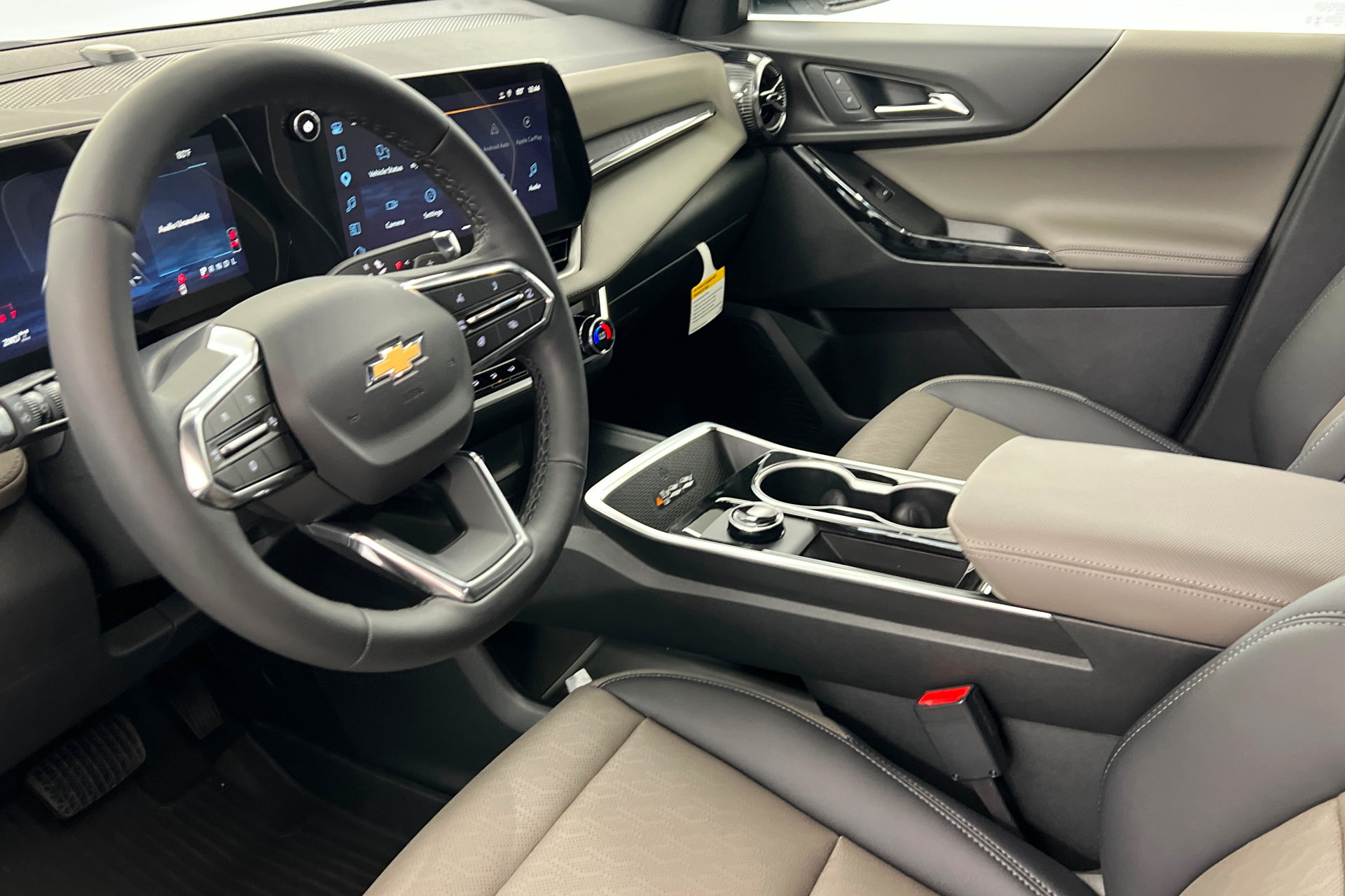 New 2027 Chevrolet Equinox LT w/ Convenience Package II AWD/4WD image 17