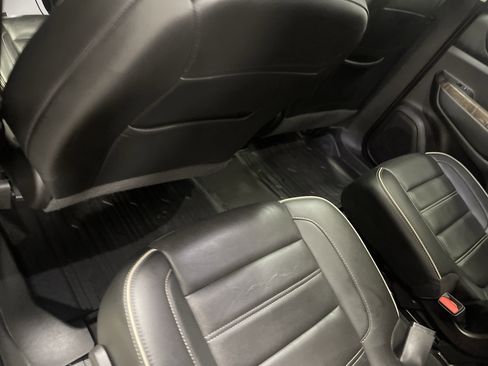 Used 2022 GMC Acadia Denali w/ Denali Ultimate Package image 17