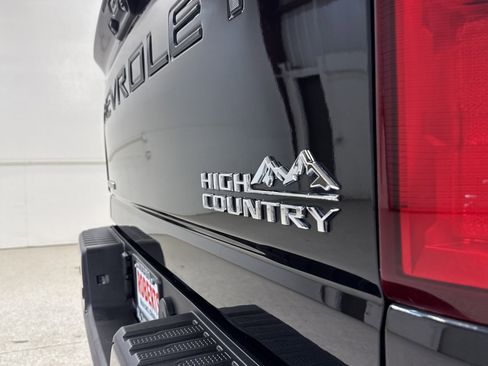 Used 2023 Chevrolet Silverado 2500 High Country w/ Technology Package image 22