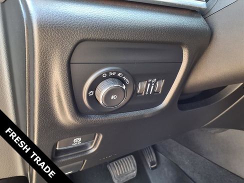 Used 2022 Jeep Grand Cherokee Overland w/ Luxury Tech Group IV image 22