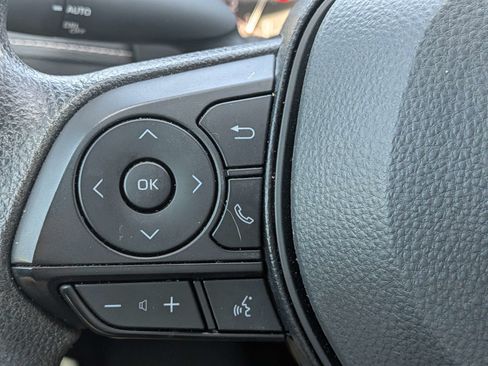 Used 2025 Toyota RAV4 XLE w/ Convenience Package FWD image 24