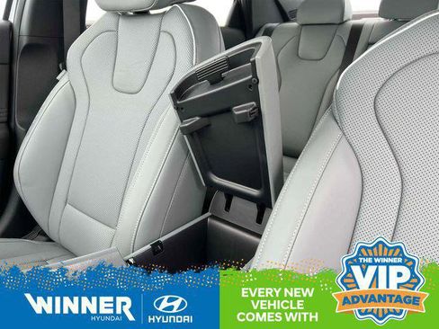 New 2025 Hyundai Elantra Limited image 19