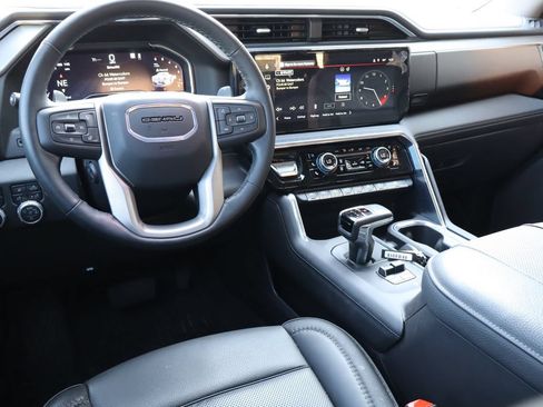 Used 2024 GMC Sierra 1500 Denali AWD/4WD image 4