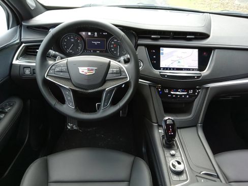 New 2026 Cadillac XT5 Sportv w/ LPO, Onyx Lite Package AWD/4WD image 14