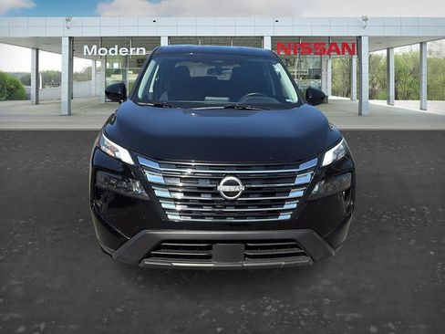 Certified 2025 Nissan Rogue SV AWD/4WD image 8