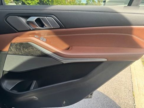 Certified 2023 BMW X7 xDrive40i w/ Executive Package image 28