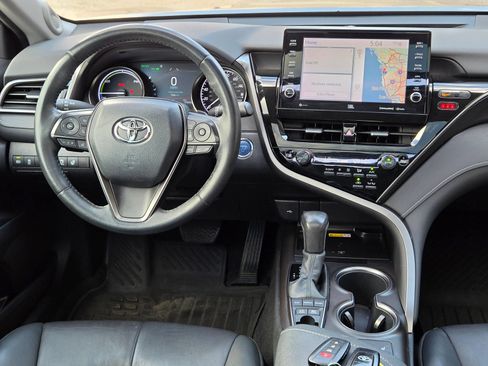 Used 2022 Toyota Camry XSE w/ Navigation Upgrade Package FWD image 23